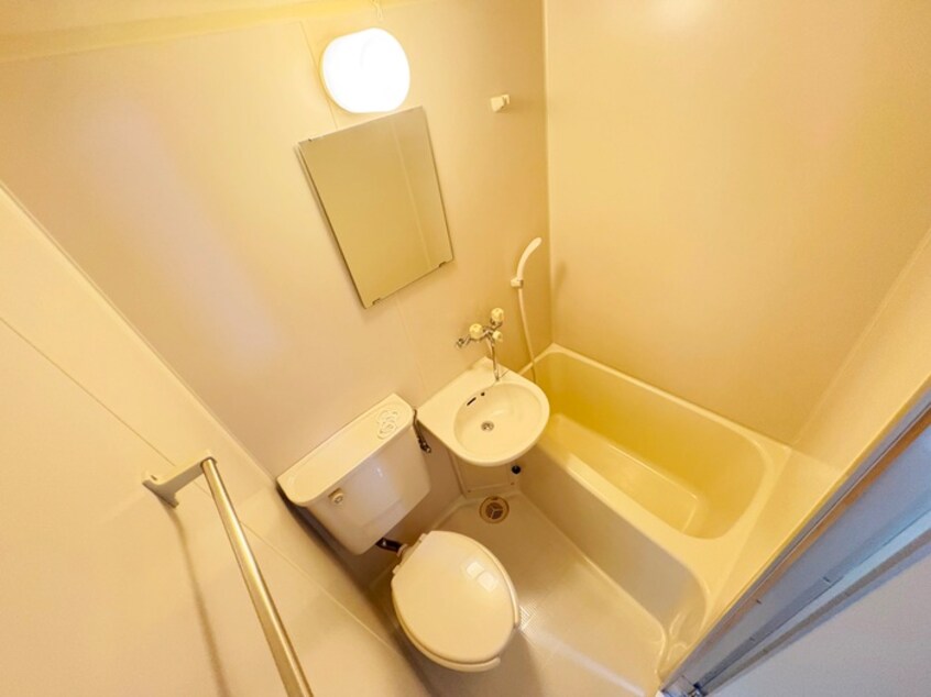 バス／シャワールーム等 リバ－ジュ山下