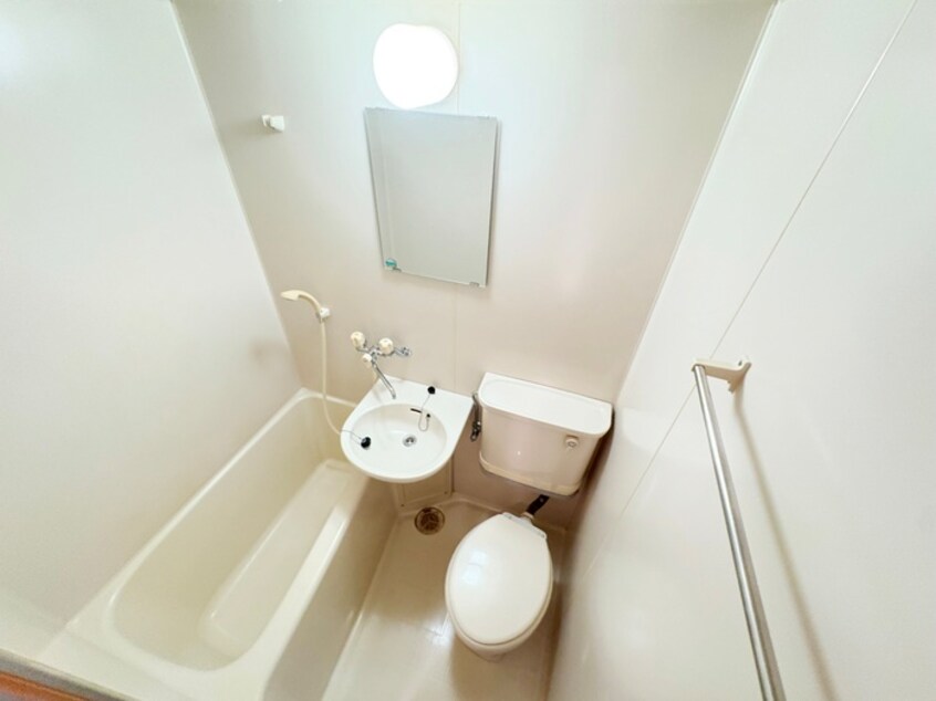 バス／シャワールーム等 リバ－ジュ山下