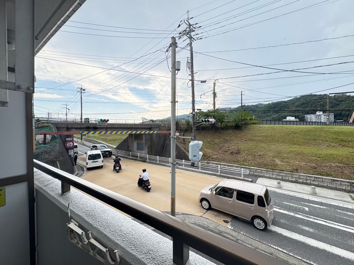 室内からの展望 リバ－ジュ山下