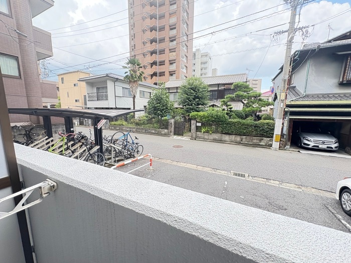 室内からの展望 リバ－ジュ山下