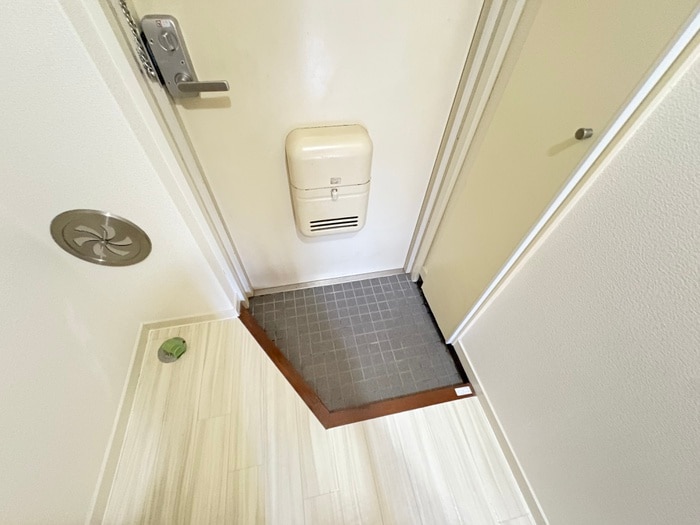 玄関 リバ－ジュ山下