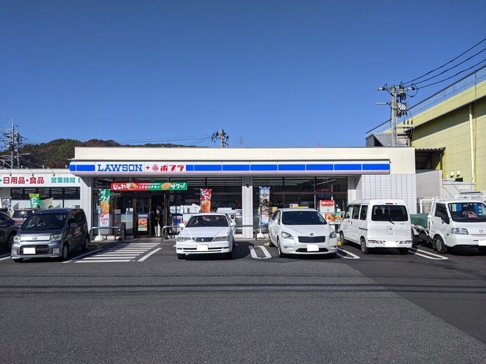 ローソン・ポプラ 坂北インター店(コンビニ)まで850m 坂町坂東アパート