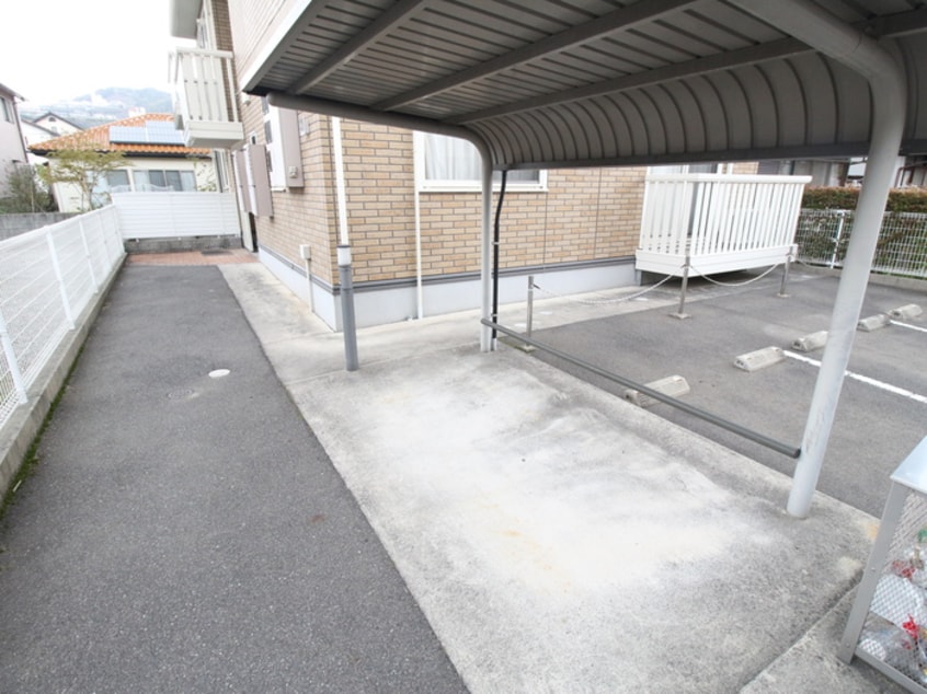 駐輪場 セントラル古江