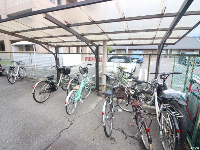 駐輪場 サンライフ松谷
