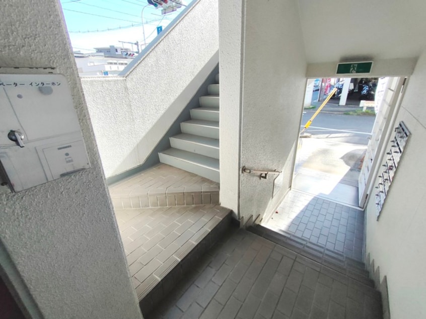エントランス部分 グリ－ンパ－ク庚午