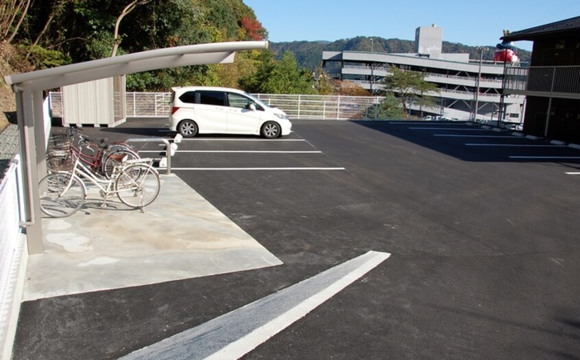 駐車場 ロイヤルヒルズ　Ｂ棟