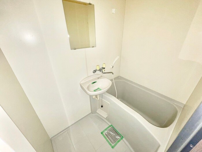 バス／シャワールーム等 フルリ－ル沖西