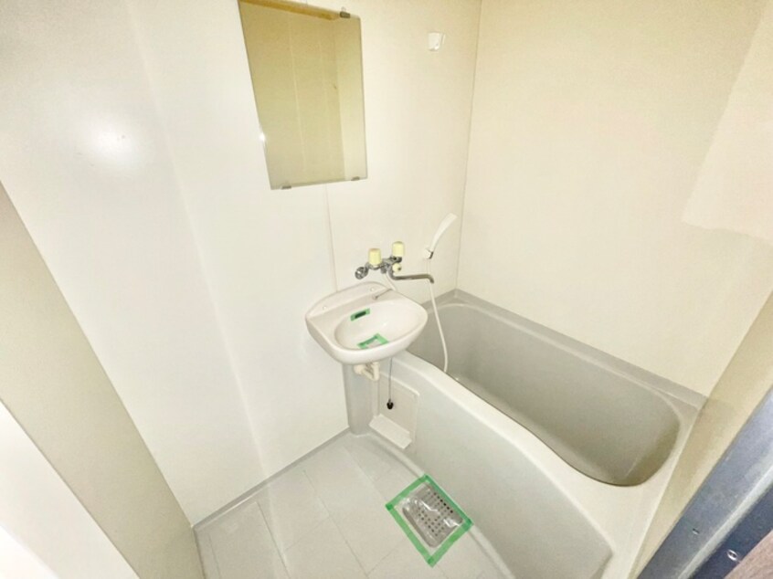 バス／シャワールーム等 フルリ－ル沖西