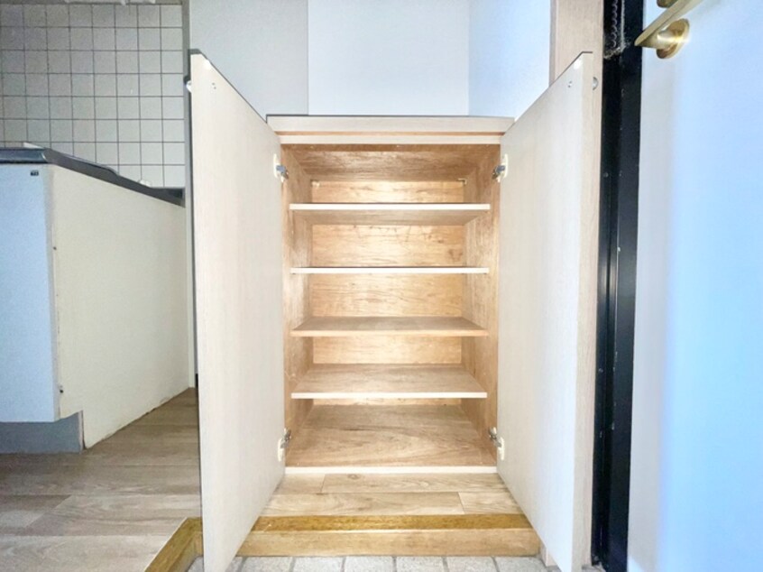 靴箱 フルリ－ル沖西