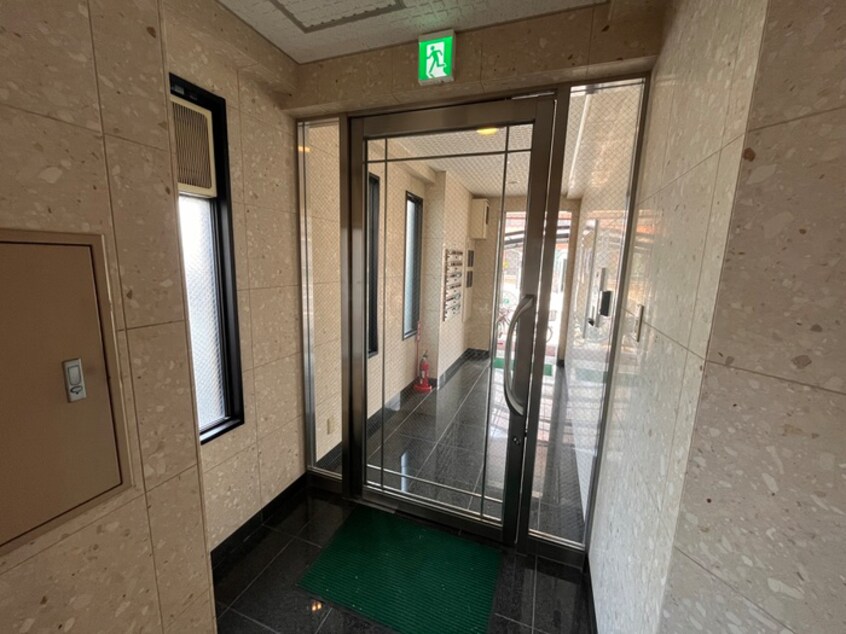 エントランス部分 ニュ－ハ－ベスト