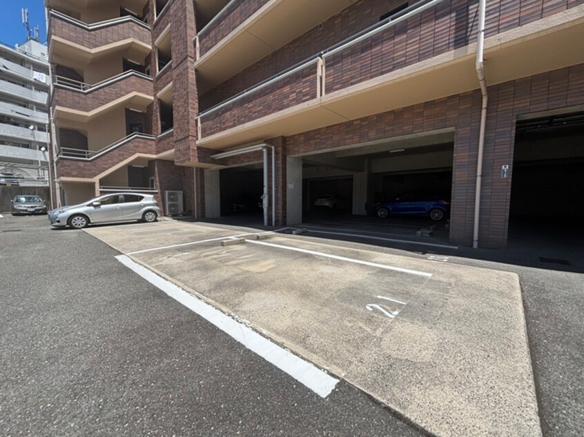 駐車場 エルマ－ナⅠ