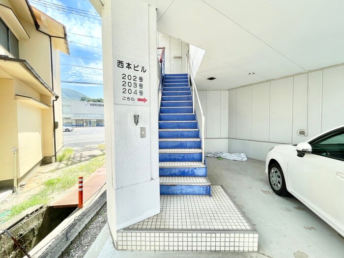 エントランス部分 西本ビルⅡ
