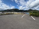 駐車場 エミ－ル沖山