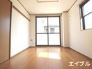 居室 エミ－ル沖山