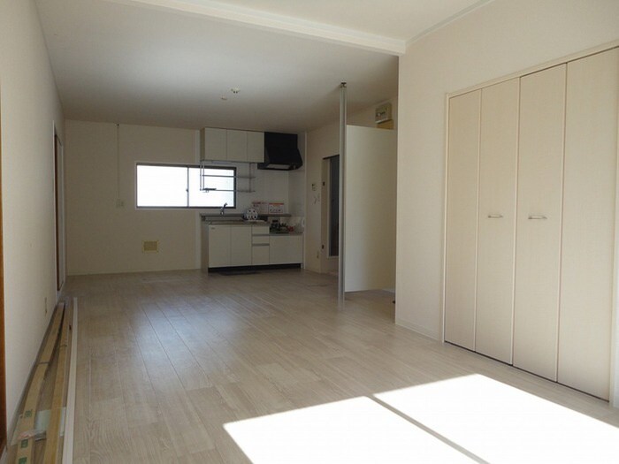 居室 ロイヤルシャルム