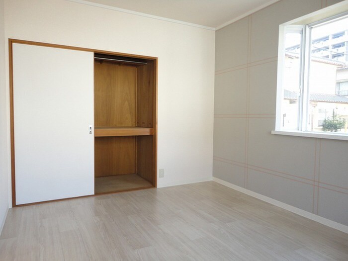 居室 ロイヤルシャルム