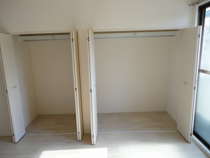 収納 ロイヤルシャルム