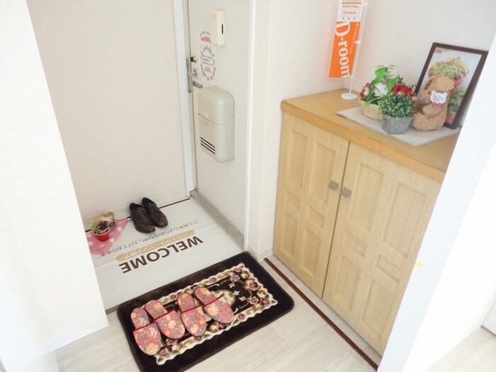 玄関 ロイヤルシャルム