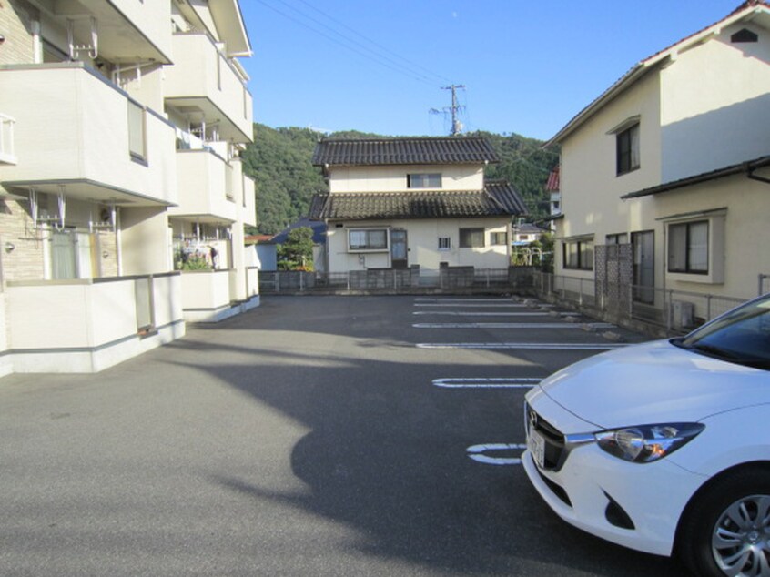 駐車場 グレイス貴船