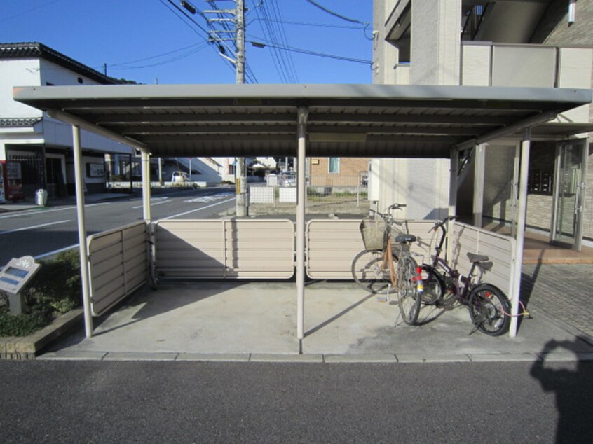 駐輪場 グレイス貴船