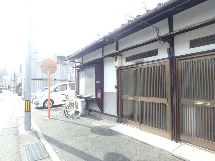 エントランス部分 松本様貸家