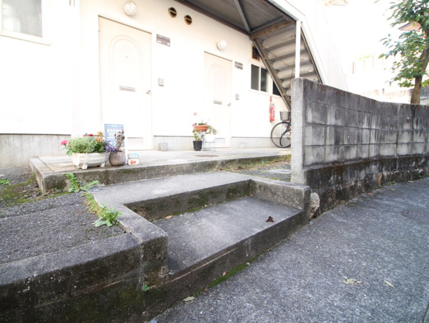 エントランス部分 アピア田羅