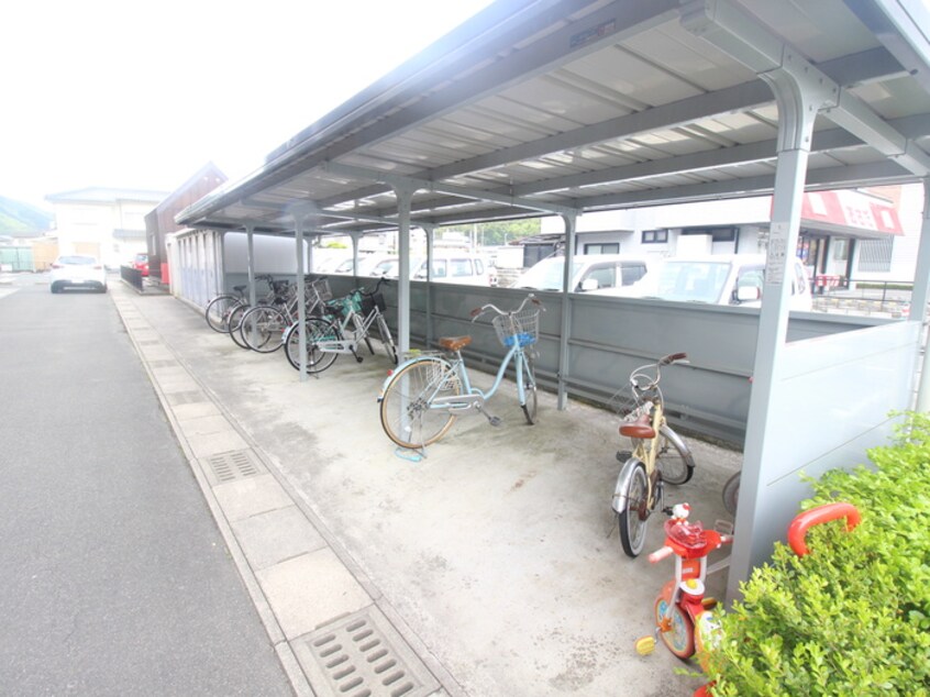 駐輪場 エスポワール吉田