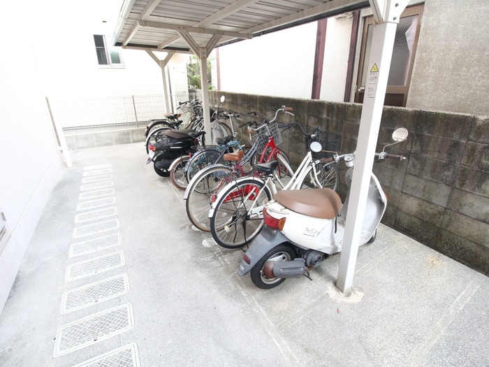 駐輪場 サンコ－ト古江