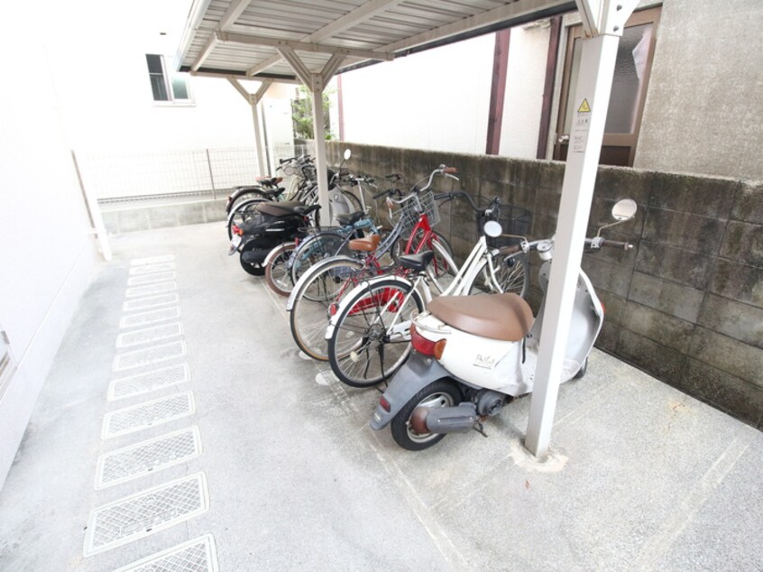 駐輪場 サンコ－ト古江