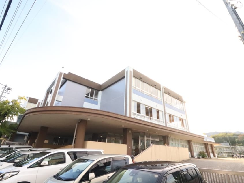 地御前小学校(小学校)まで650m パーシモンズＡ棟