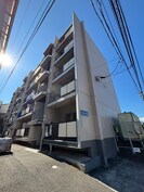 ＬＵＭＩＥＬＥ府中の外観