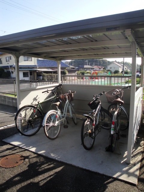 駐輪場 グリ－ンクレスト