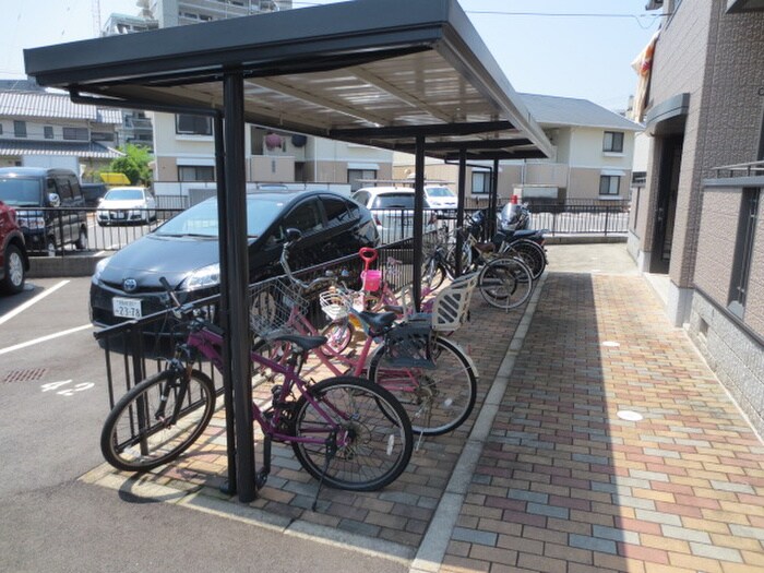 駐輪場 グランシ－ド西原Ｃ棟