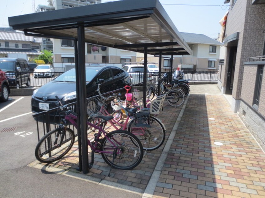 駐輪場 グランシ－ド西原Ｃ棟