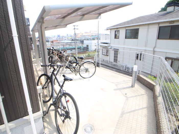 駐輪場 アップヒルズ