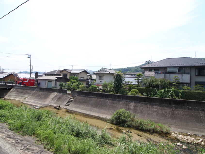 室内からの展望 サンハイツ温品