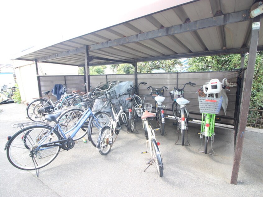 駐輪場 谷浦ビル