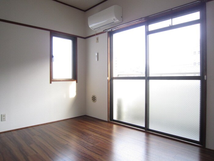 居室 関本マンション