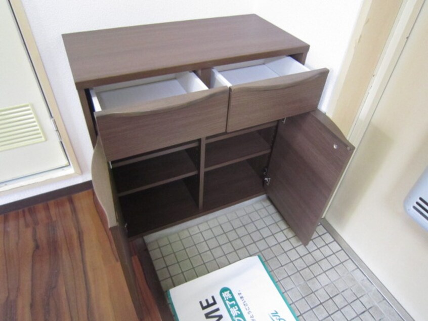 靴箱 関本マンション