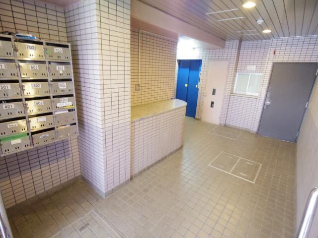 エントランス 大和路線・関西本線/王寺駅 徒歩3分 7階 築37年