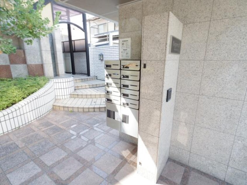  大和路線・関西本線/王寺駅 徒歩12分 1階 築27年