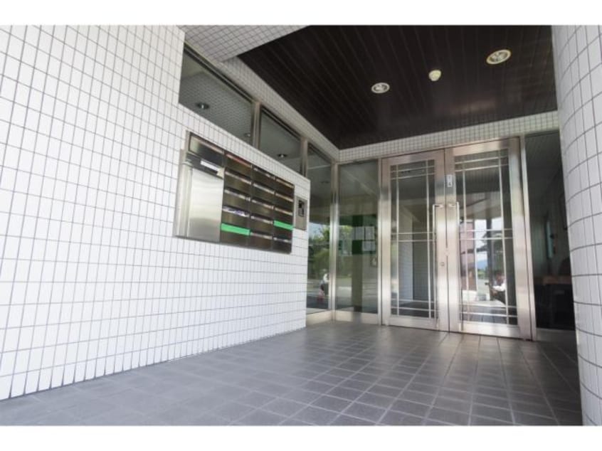 エントランス 大和路線・関西本線/王寺駅 徒歩5分 5階 築34年