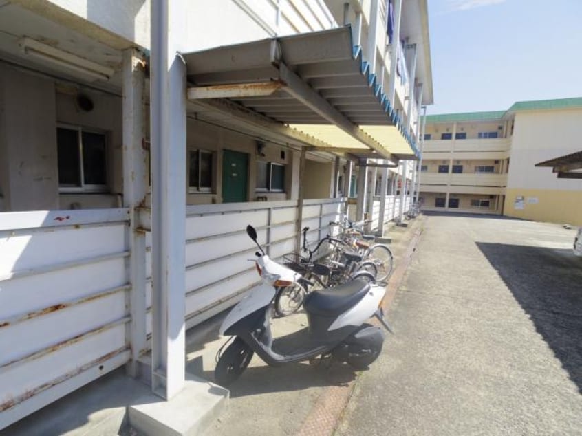  大和路線・関西本線/王寺駅 バス7分桜ヶ丘3丁目下車:停歩1分 3階 築49年