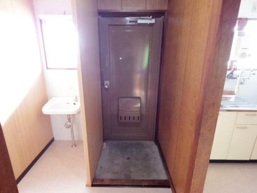  大和路線・関西本線/王寺駅 バス7分桜ヶ丘3丁目下車:停歩1分 3階 築49年