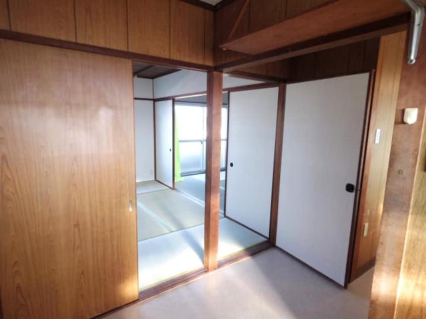  大和路線・関西本線/王寺駅 バス7分桜ヶ丘3丁目下車:停歩1分 3階 築49年