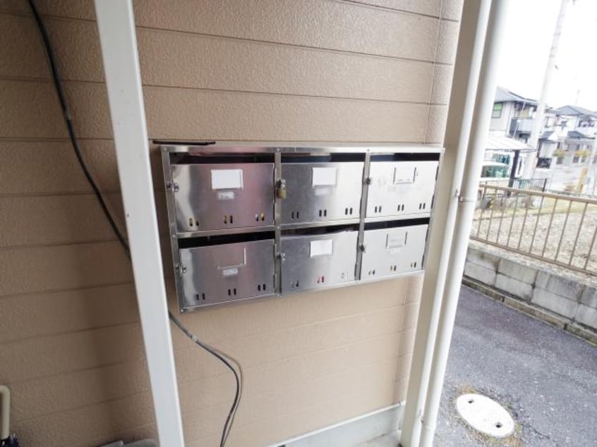 集合郵便受け 大和路線・関西本線/王寺駅 バス8分竜田大橋下車:停歩7分 2階 築30年