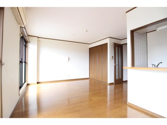  大和路線・関西本線/王寺駅 バス9分服部下車:停歩5分 2階 築25年