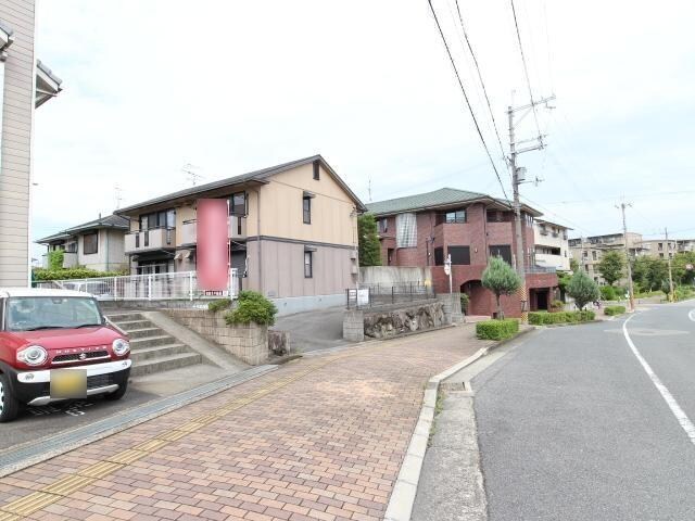  大和路線・関西本線/王寺駅 バス13分桜ヶ丘1丁目下車:停歩1分 2階 築27年