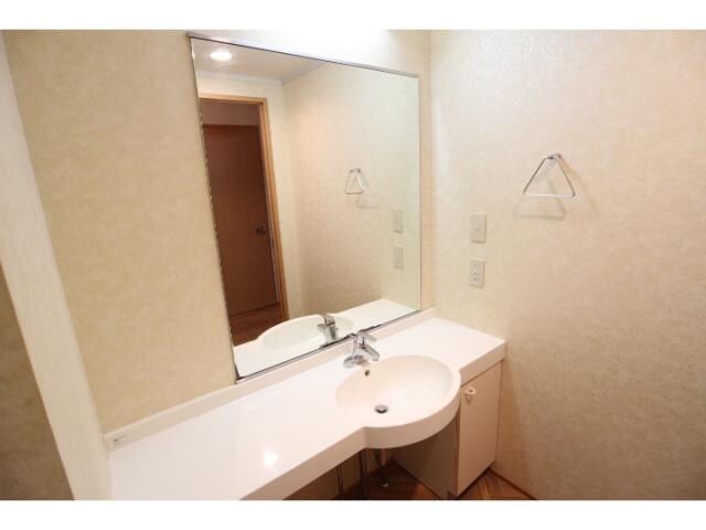  大和路線・関西本線/王寺駅 バス7分中山台２丁目下車:停歩1分 1階 築20年