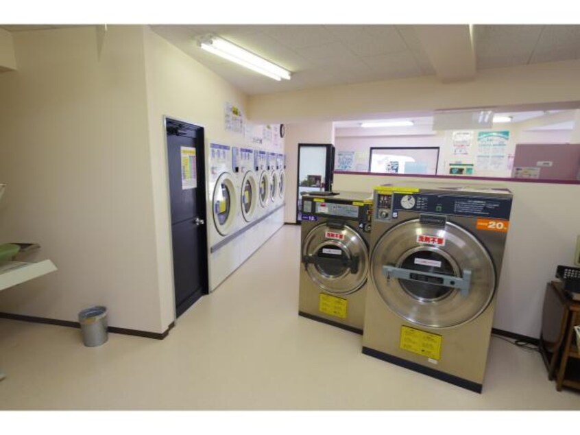 コインランドリー 大和路線・関西本線/王寺駅 徒歩6分 3階 築28年